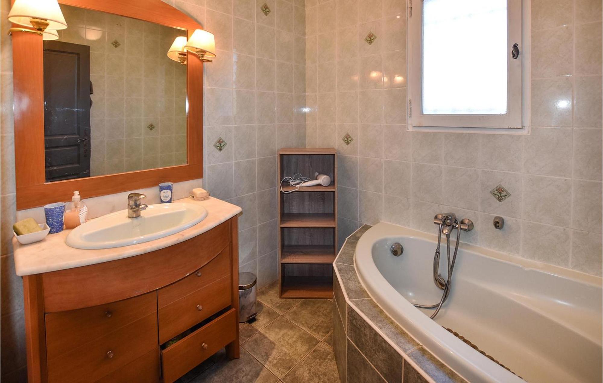 Stunning Home In Avignon With Wifi 외부 사진